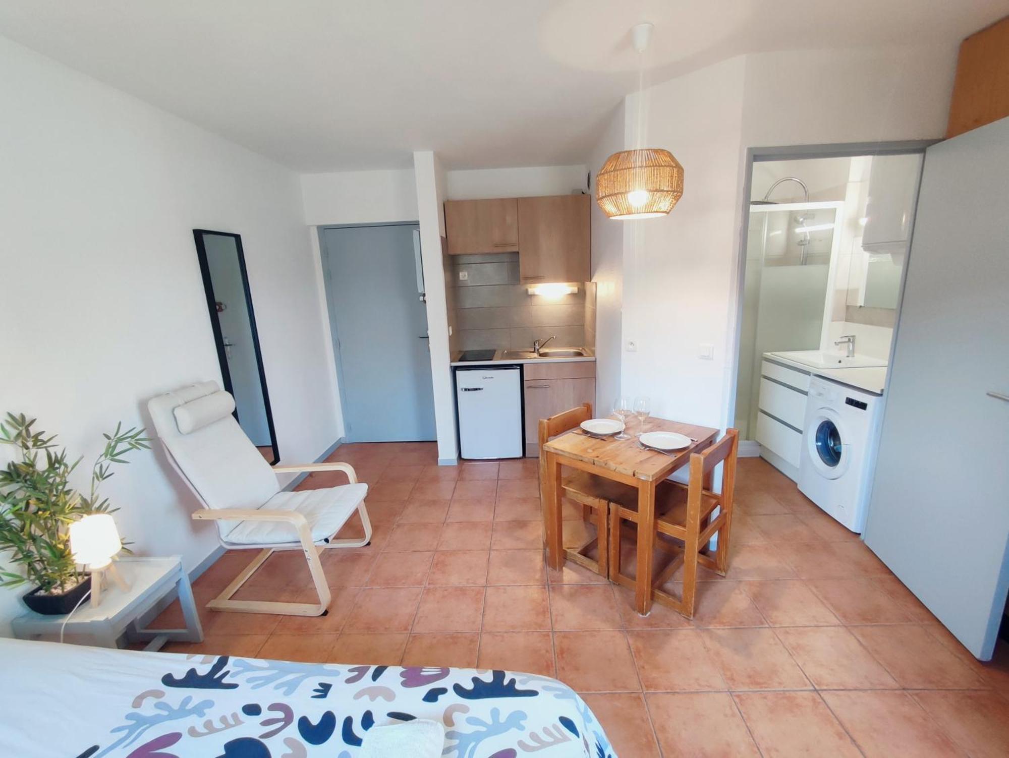 Le Studio Des Garrigues - Climatise Greoux-les-Bains Exterior photo