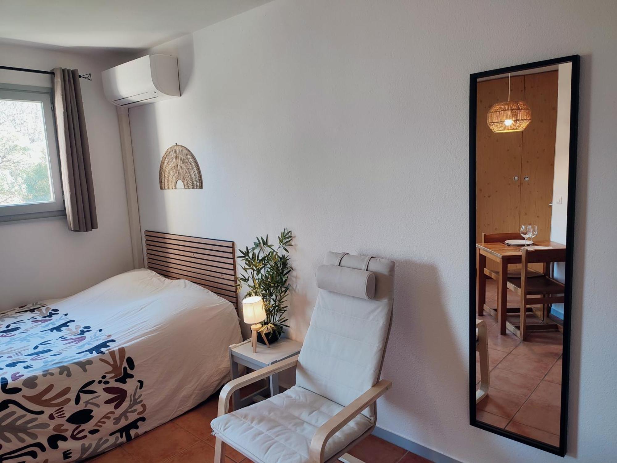 Le Studio Des Garrigues - Climatise Greoux-les-Bains Exterior photo